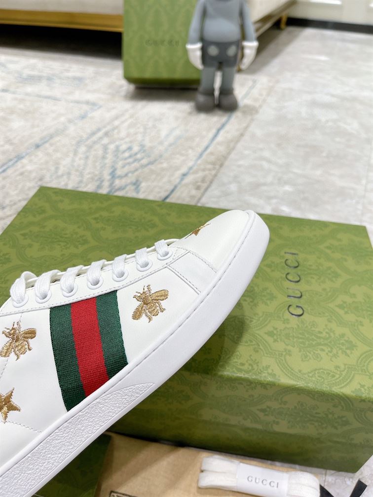 GUCCI ACE EMBROIDERED SNEAKER WITH BEES AND STARS – GCC090