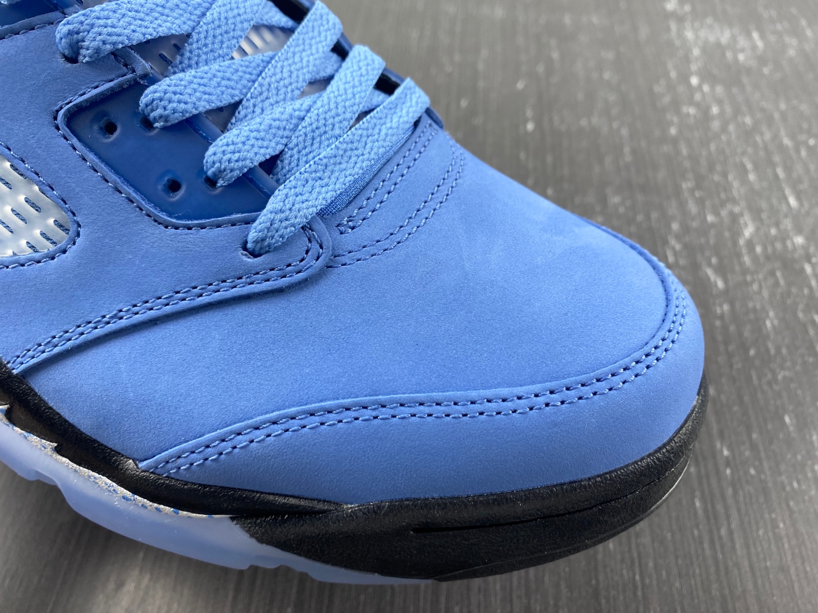 Air Jordan 5 Retro SE ‘UNC’
