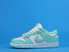 Nike Dunk Low Green Glow (W)