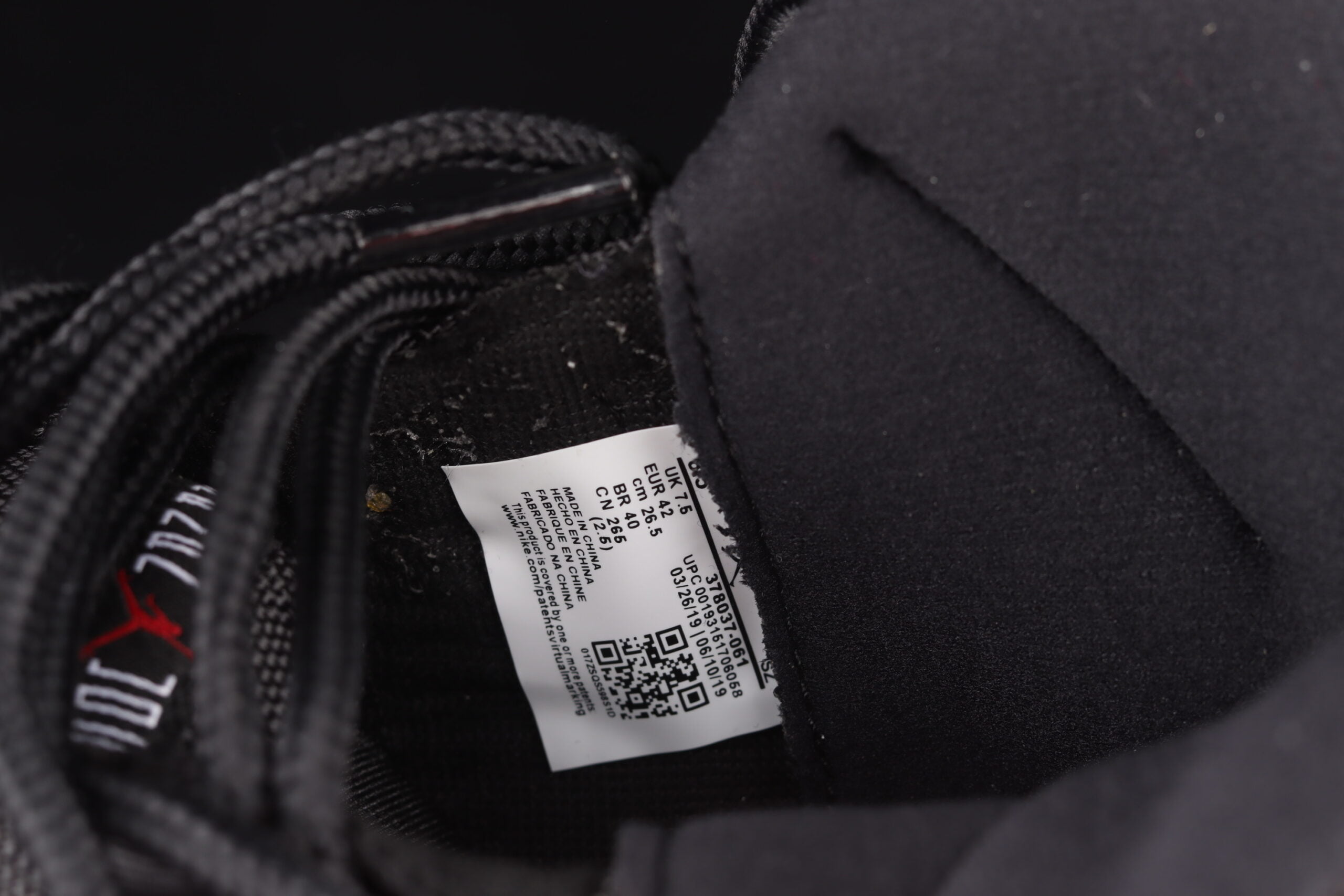 Jordan 11 Retro Playoffs Bred Extended Size