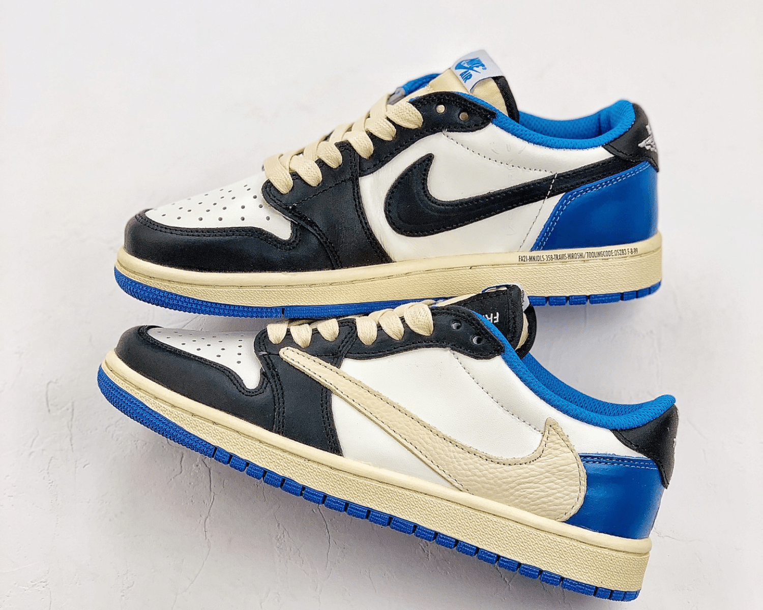Air Jordan 1 Low Fragment Design x Travis Scott