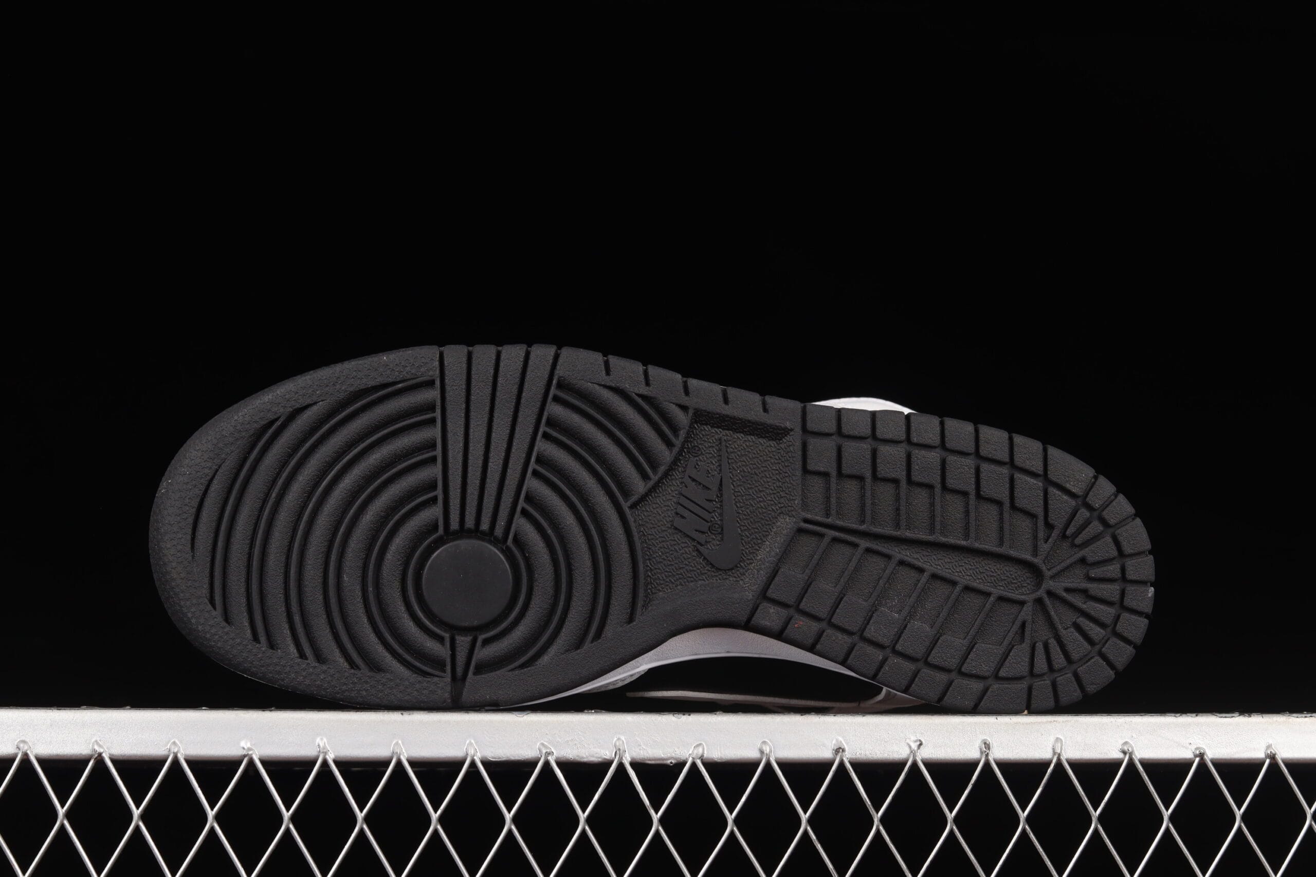 Nike SB Dunk High, Supreme By Any Means Black