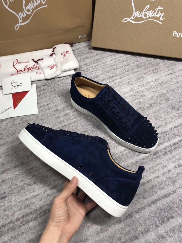CHRISTIAN LOUBOUTIN LOW TOP SNEAKER – CLS013