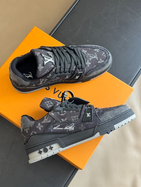 LOUIS VUITTON LV TRAINER SNEAKER – LVS171