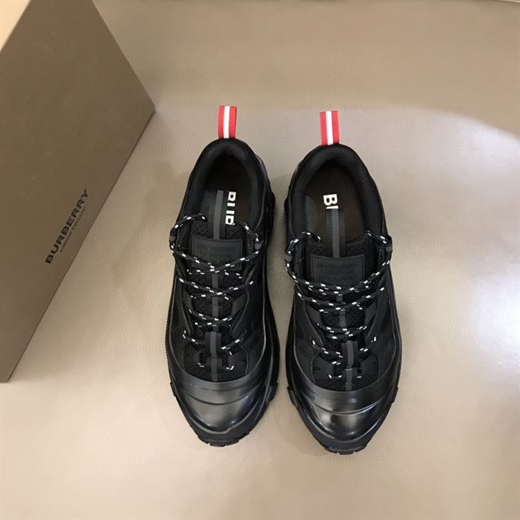 BURBERRY UNION VINTAGE SNEAKERS – BBR004