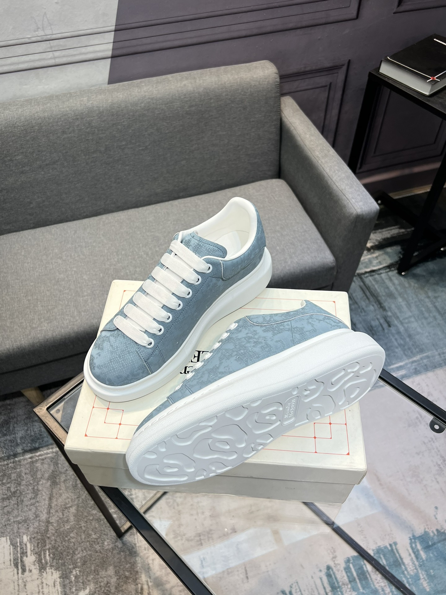 Alexander McQueen classic celebrity hit