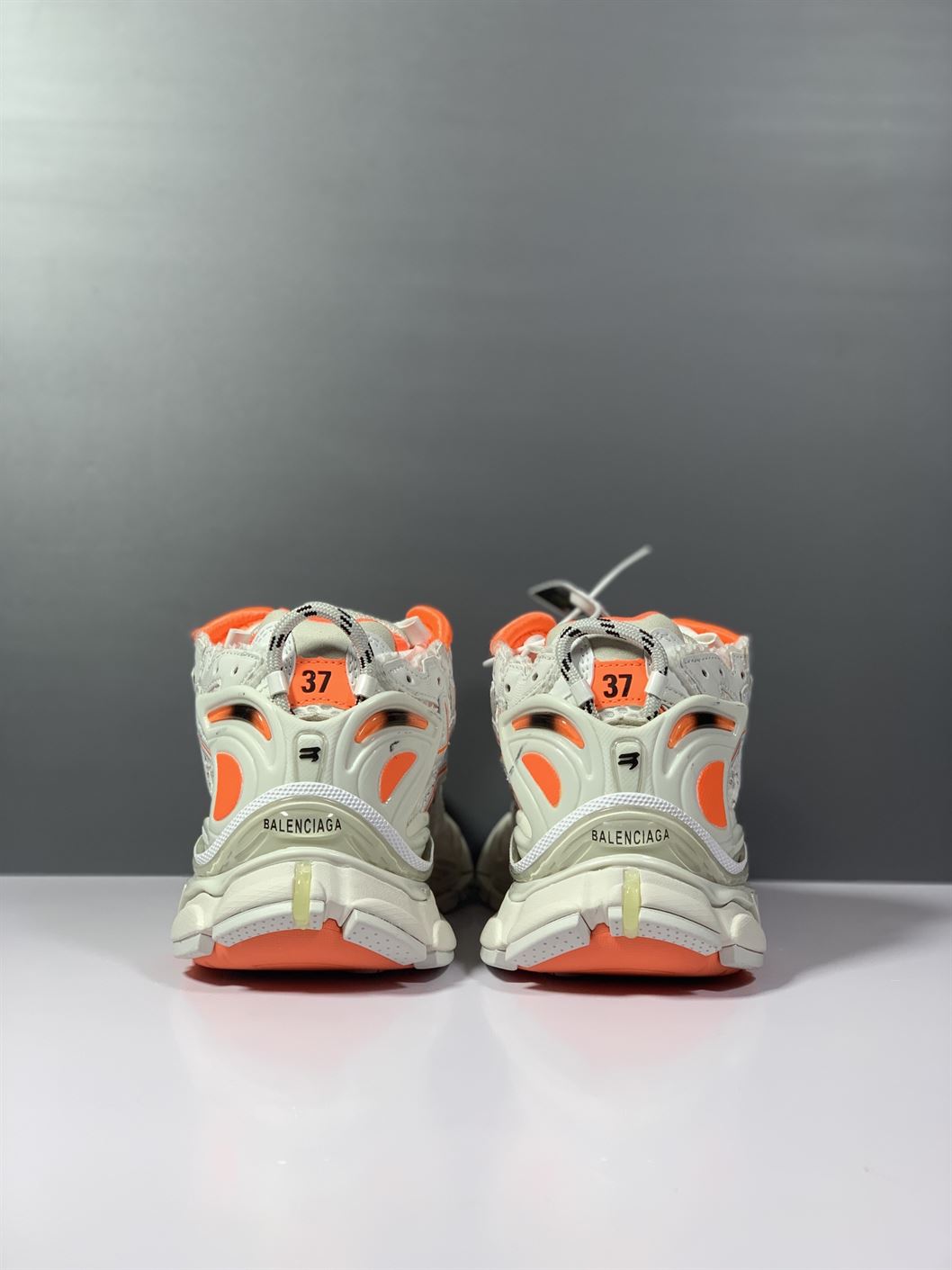 BALENCIAGA RUNNER SNEAKER IN FLUO ORANGE – BLA056