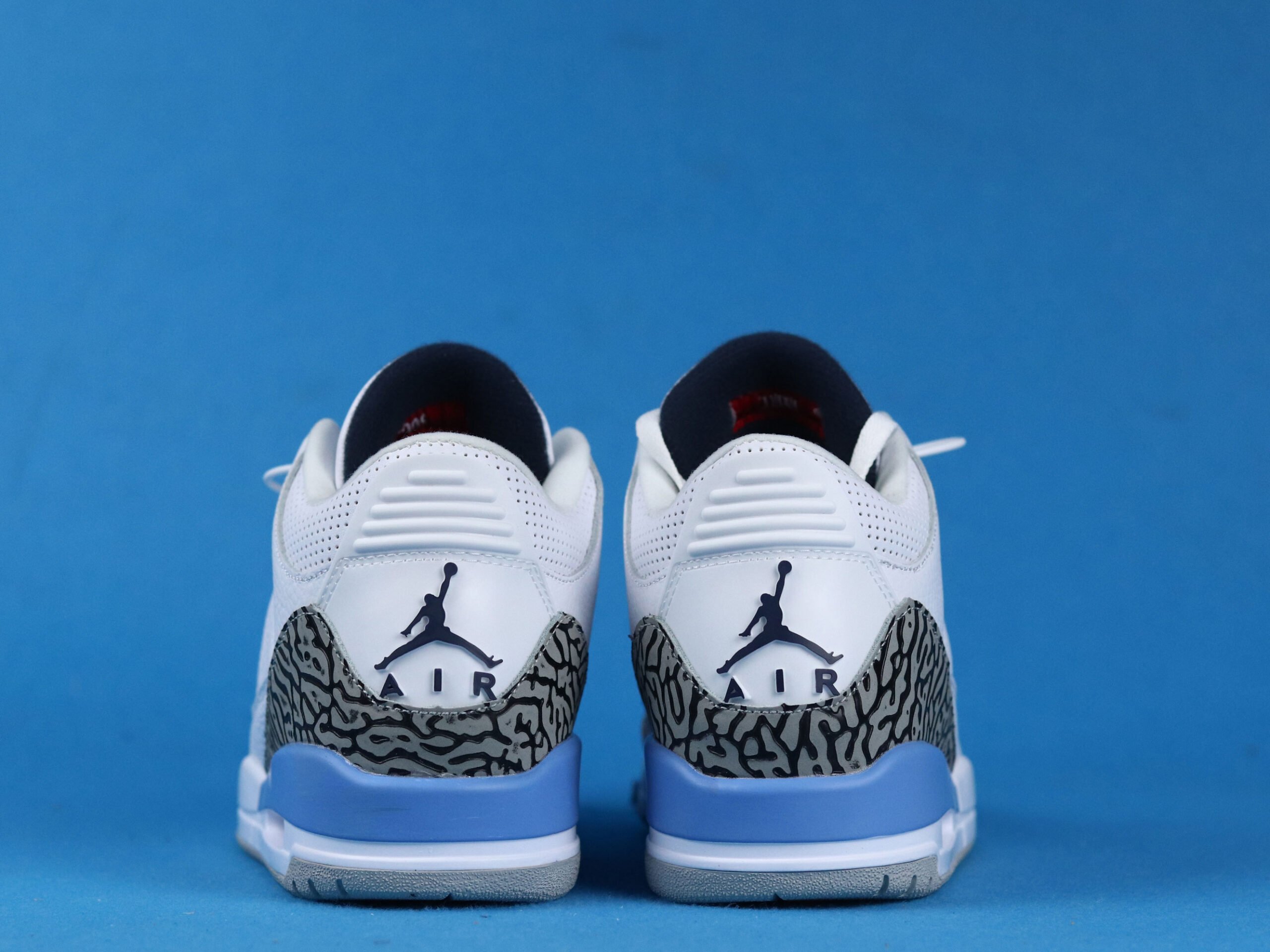 Air Jordan 3 Retro UNC 2020