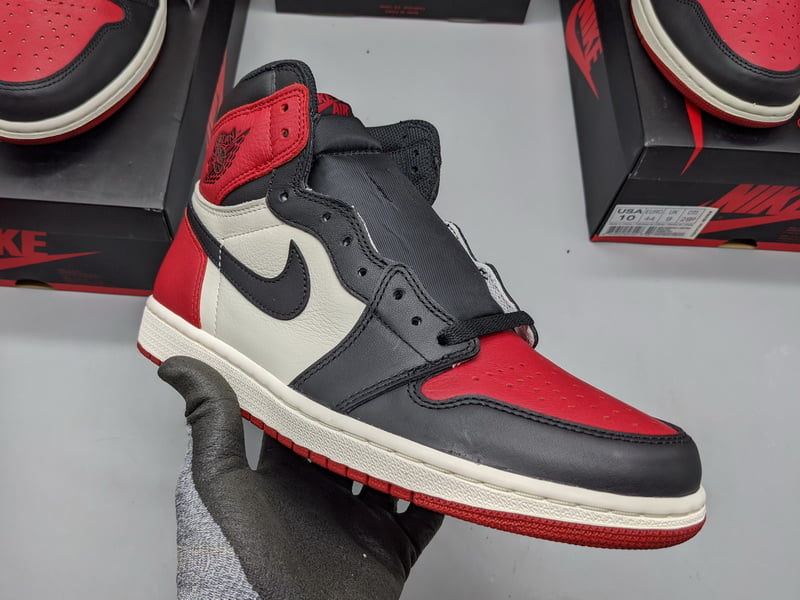 Jordan 1 Retro High Bred Toe