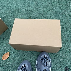 Adidas Yeezy Foam RNNR MXT Moon Gray