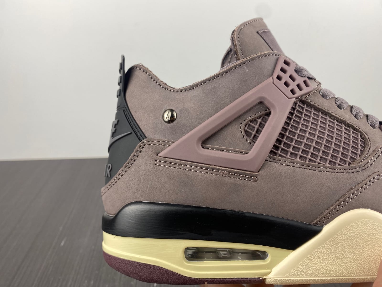 Jordan 4 Retro SP A Ma Maniére Violet Ore