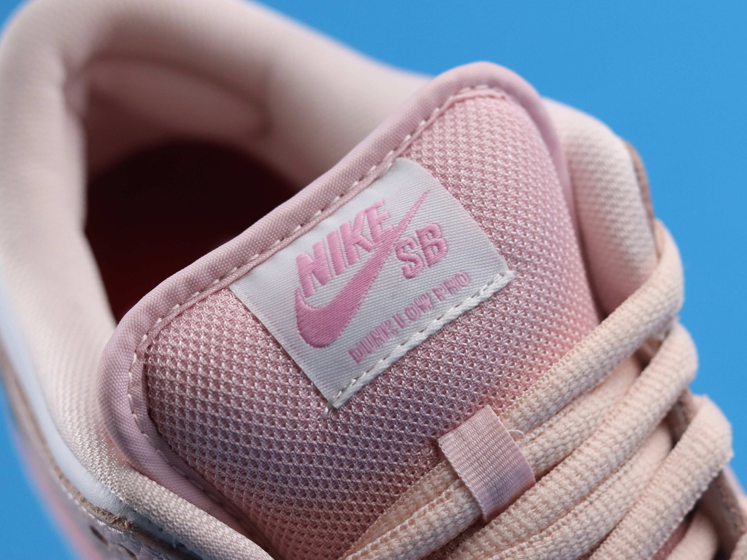 Nike SB Dunk Low Pink Pigeon