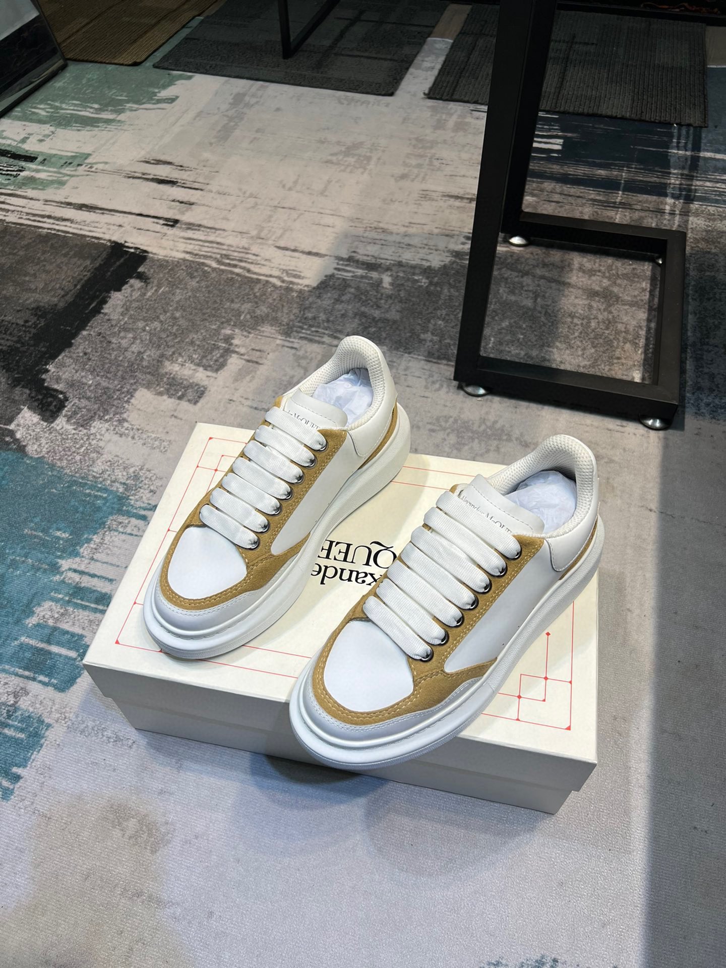 Alexander McQueen classic celebrity hit