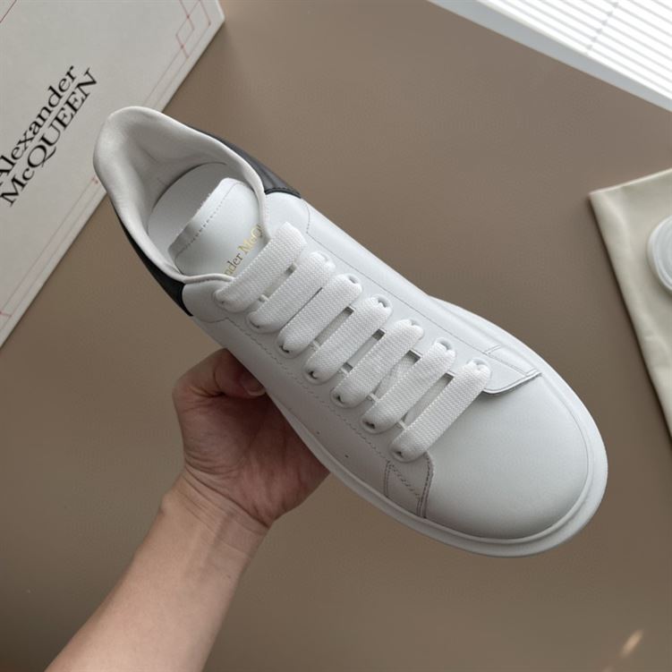 ALEXANDER MCQUEEN OVERSIZED LEATHER SNEAKERS – ALD017