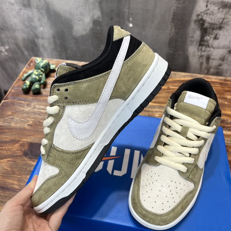 NIKE SB DUNK LOW SNEAKER – NSN019
