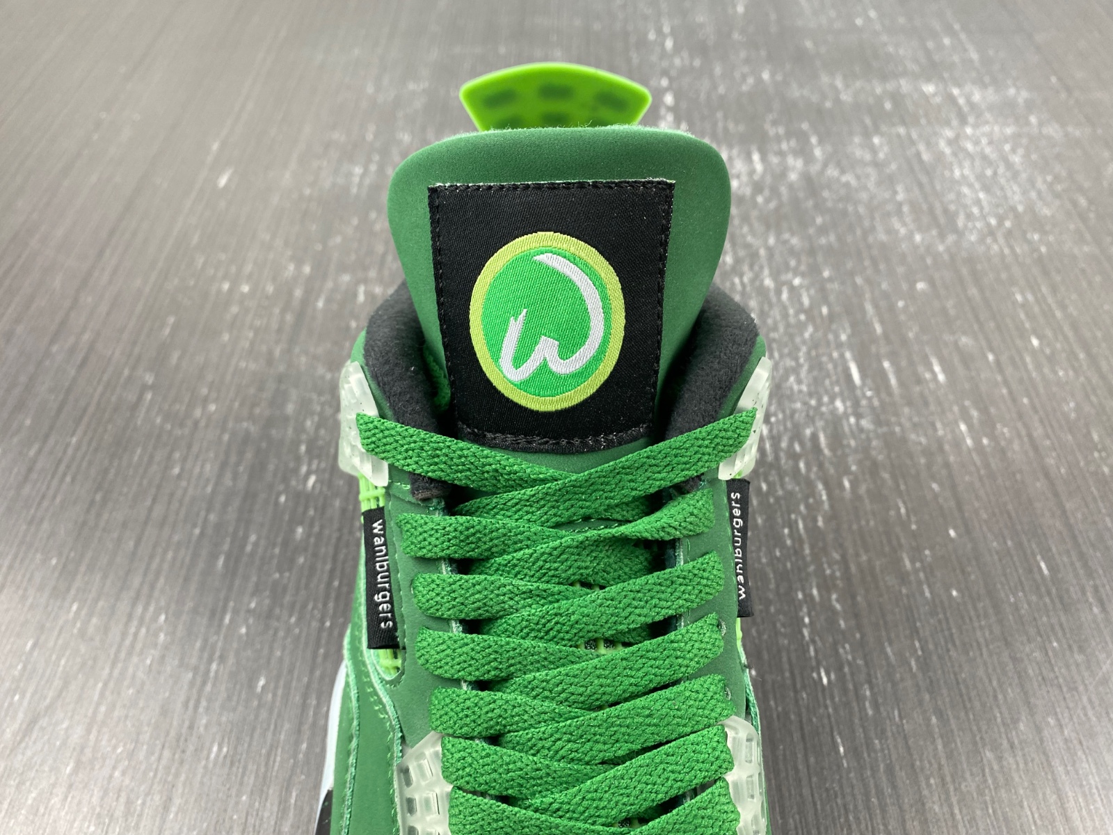 Air Jordan 4 Retro Wahlburgers