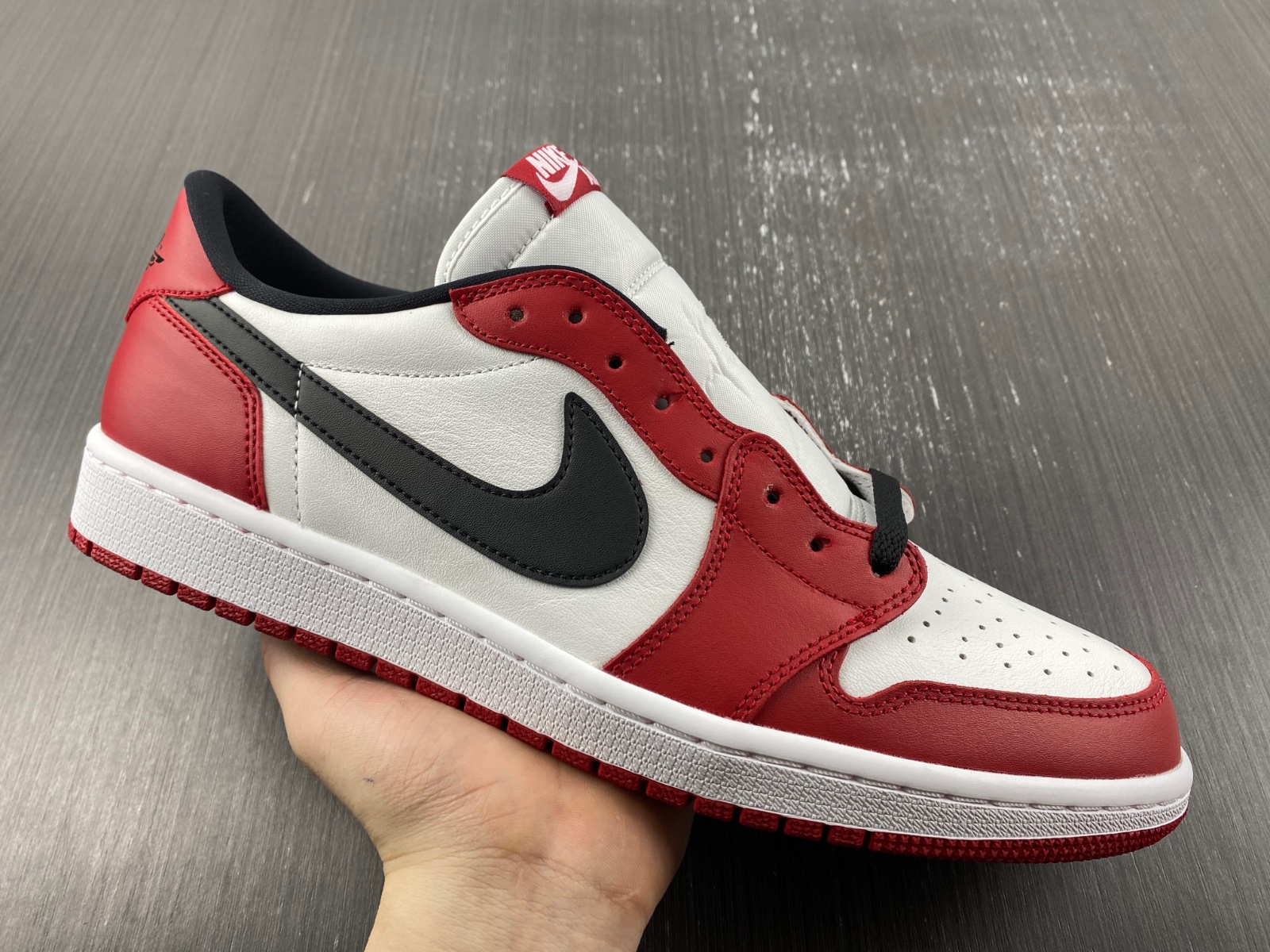 Jordan 1 Retro Low Chicago (2016)