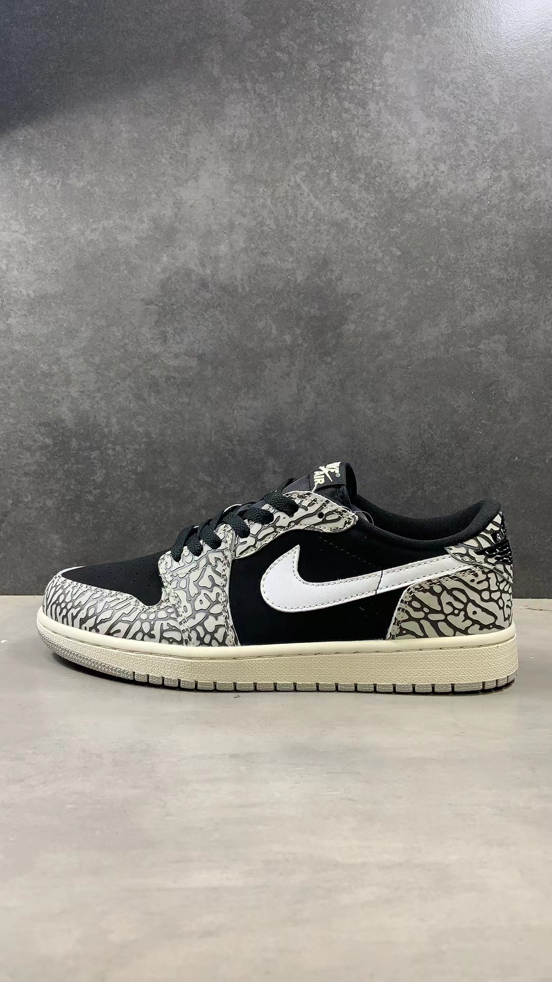 Air Jordan 1 Retro Low OG Black Cement