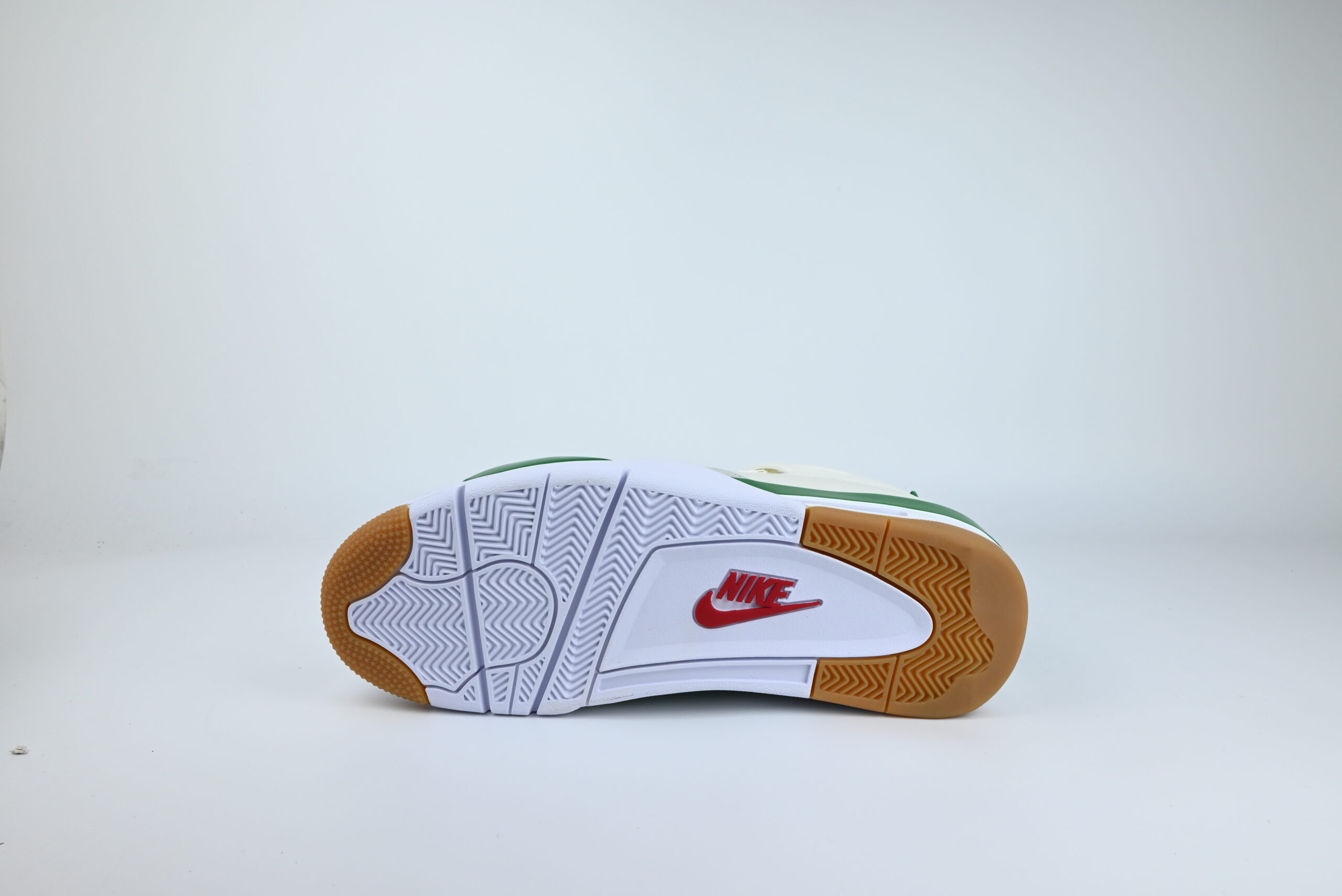 Air Jordan 4 Retro SB Pine Green