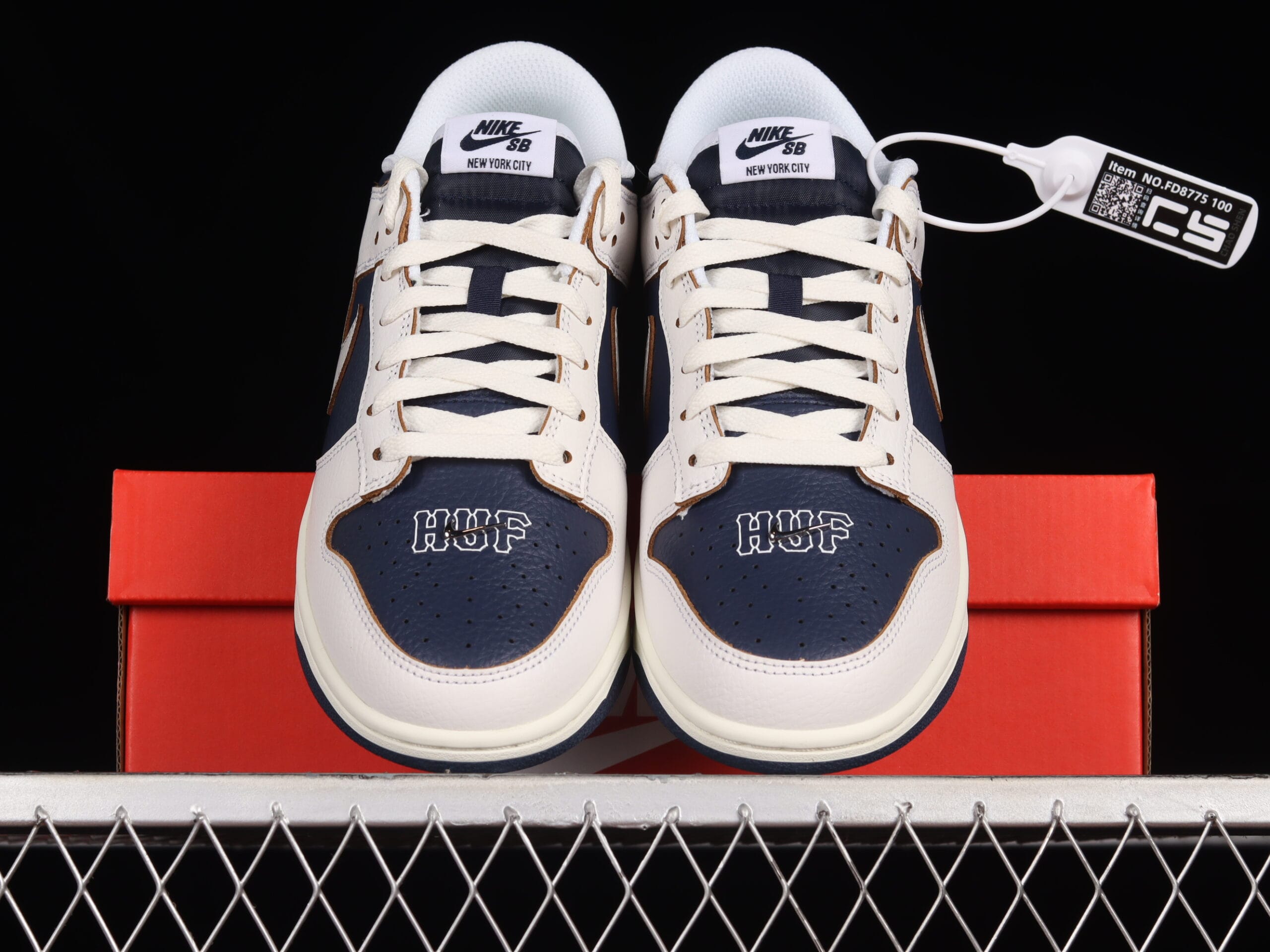 HUF x Nike SB Dunk Low “New York City”