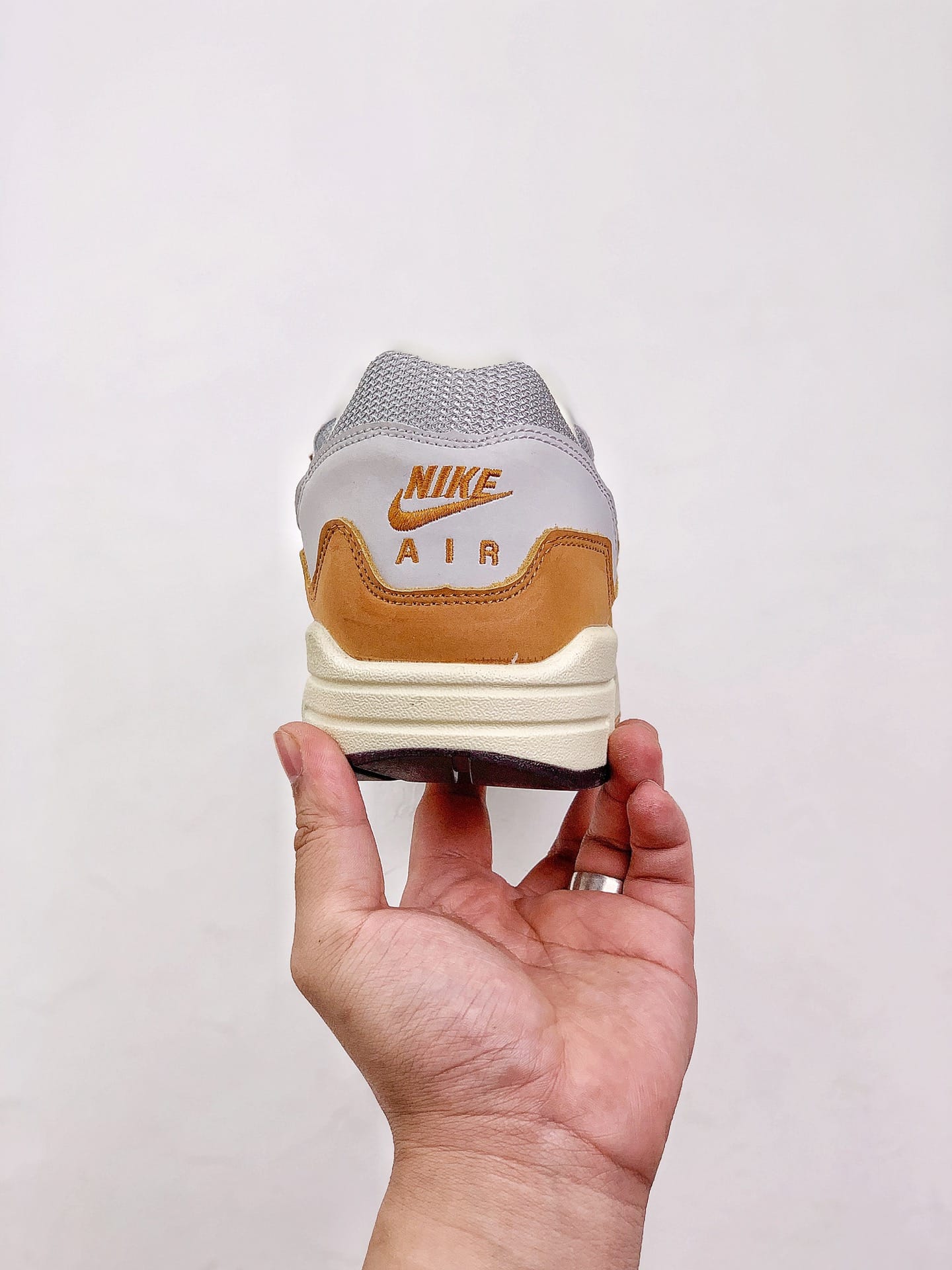 Nike Air Max 1 Patta Waves Monarch