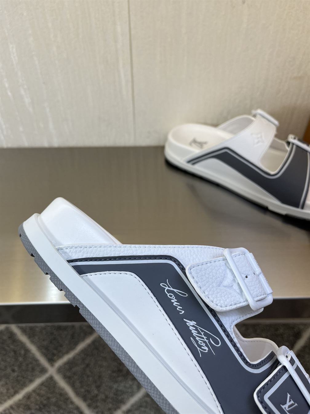 LOUIS VUITTON LV TRAINER MULES – LVSD024
