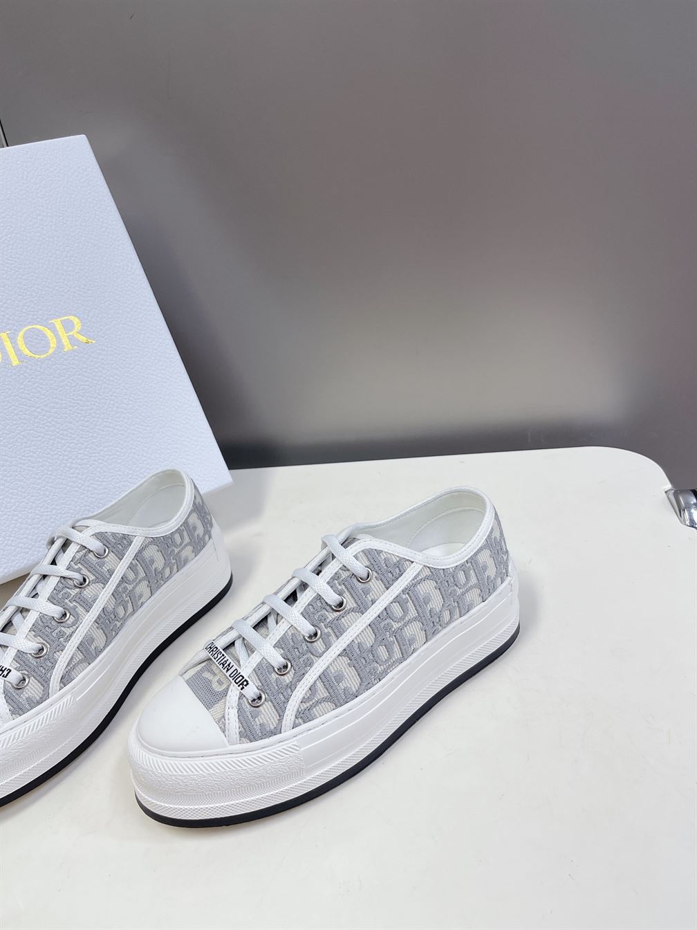 DIOR WALK’N’DIOR SNEAKER – DO124