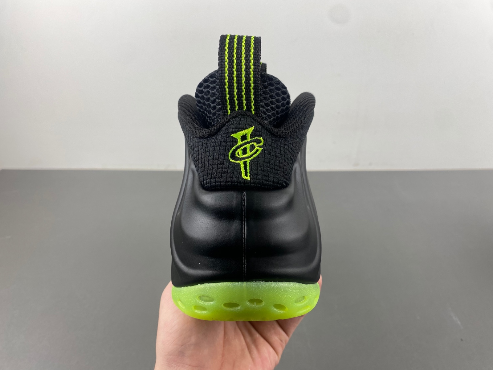 Nike Air Foamposite One “Volt”