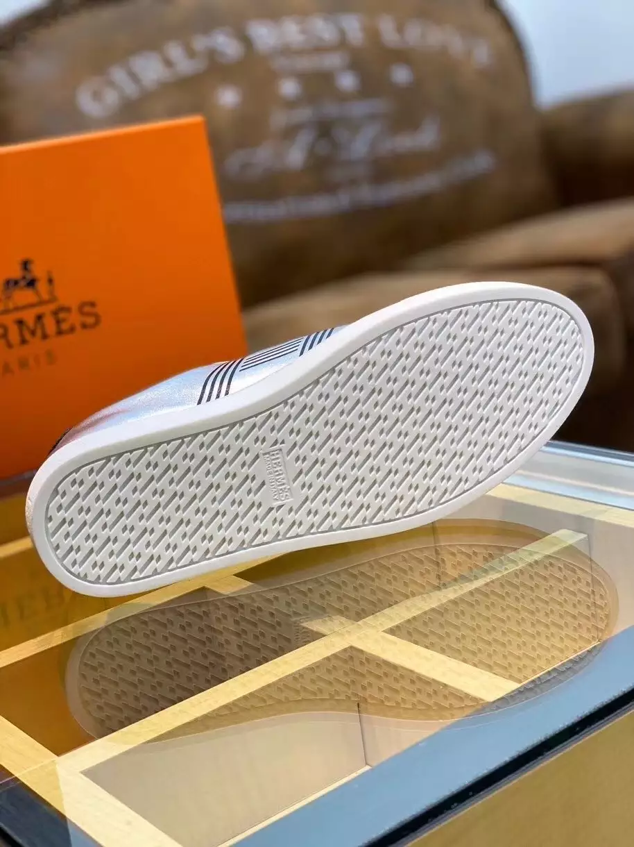 Hermes Men’s Avantage Sneakers In Grey Metallic Leather – HM059