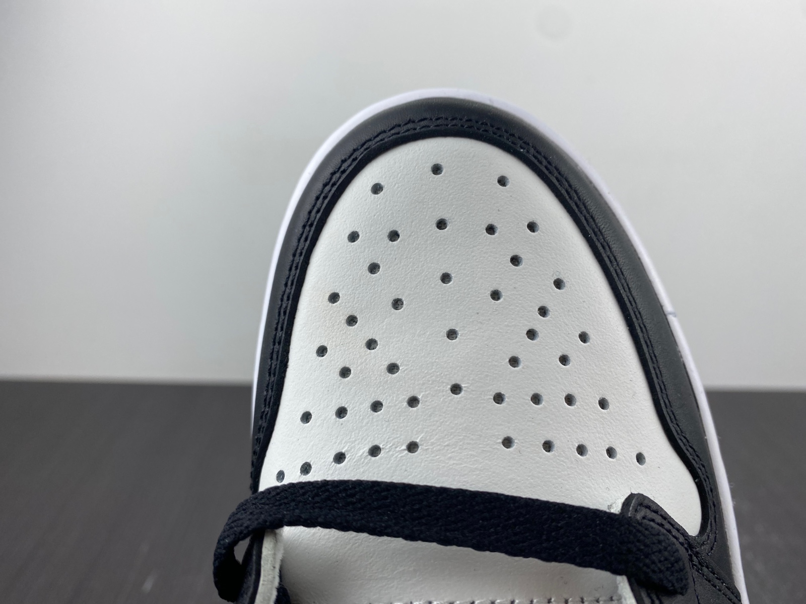 Air Jordan 1 Retro High ’85 OG ‘Black White’