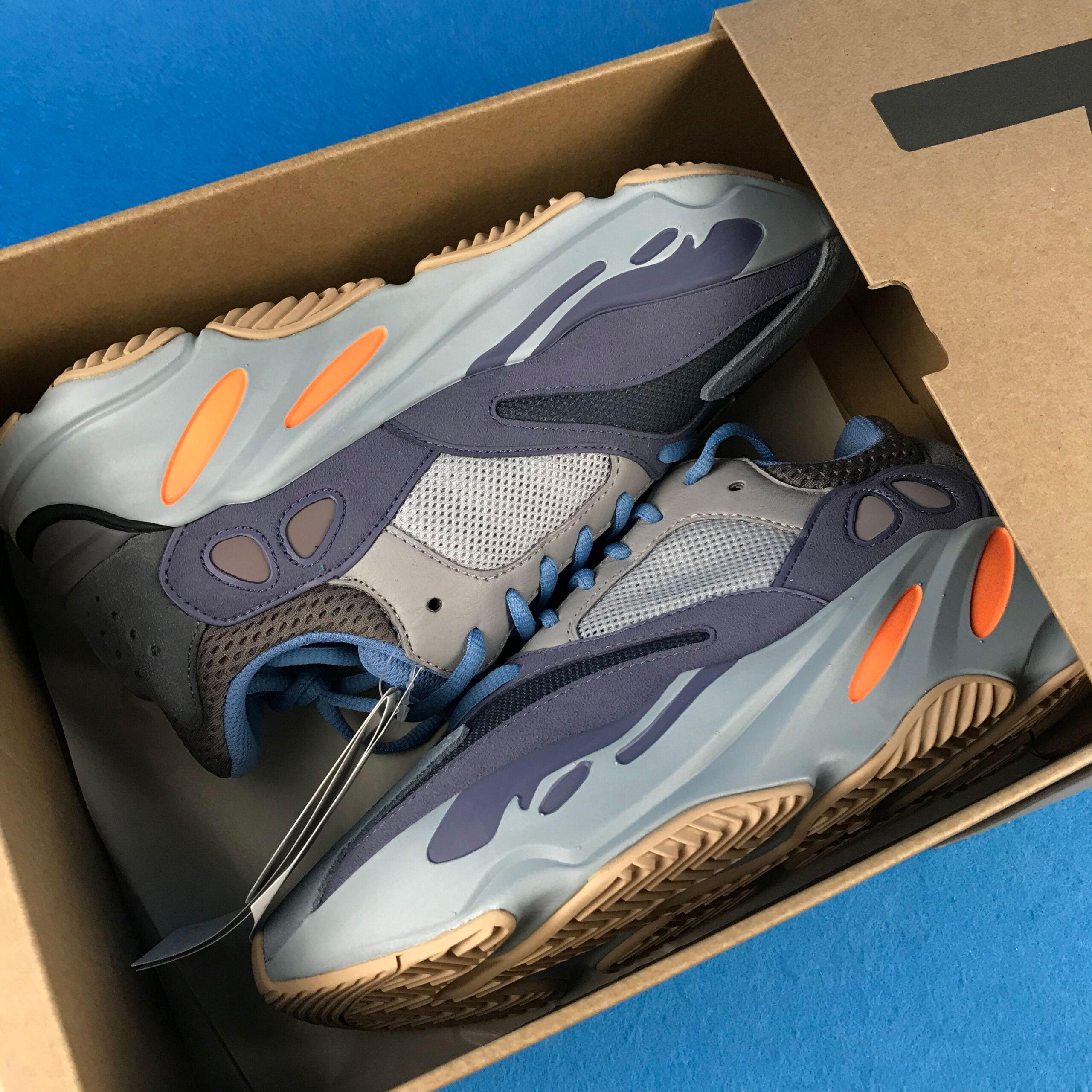 adidas Yeezy Boost 700 Carbon Blue