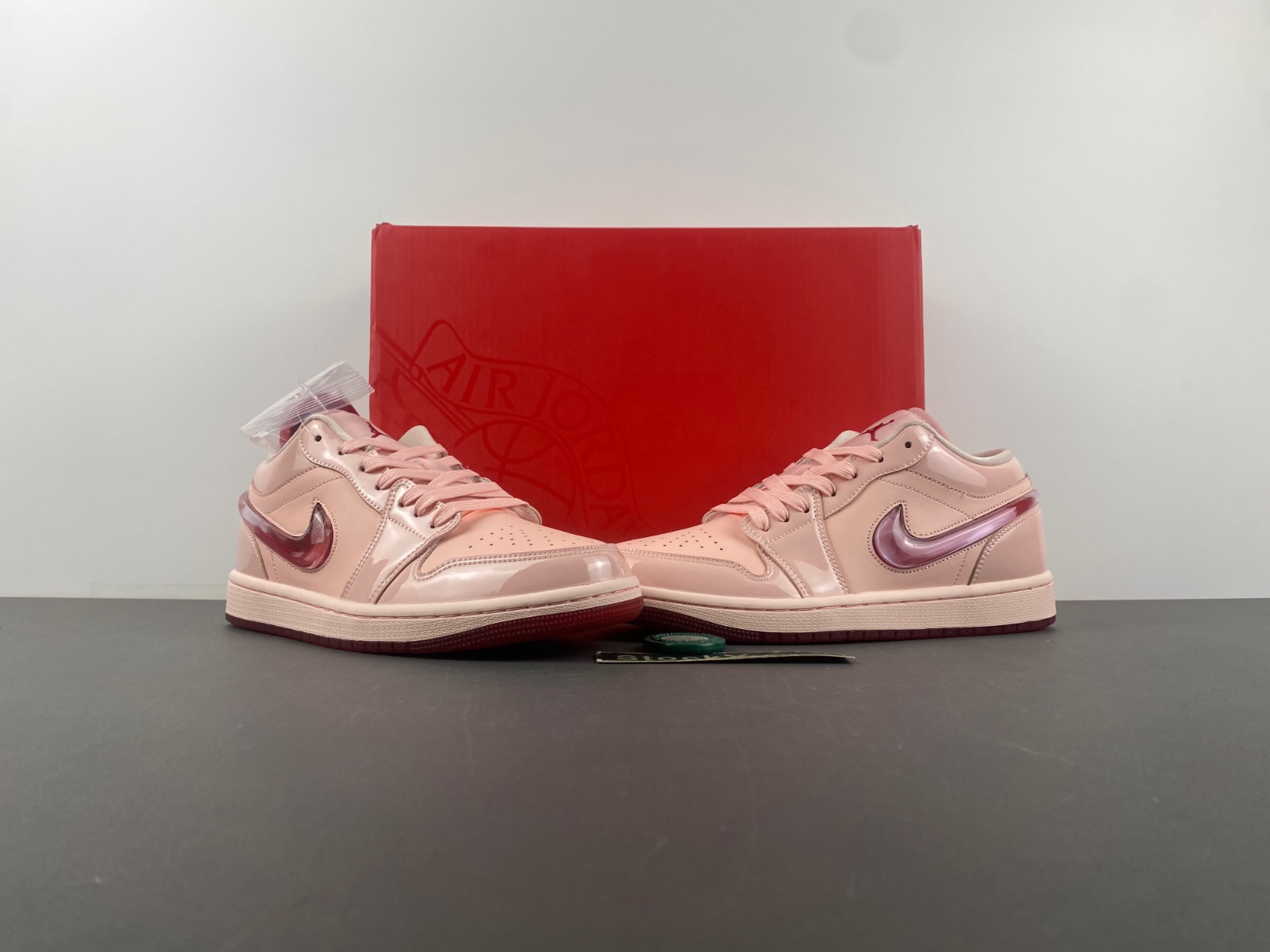 Jordan 1 Low Patent Valentine’s Day