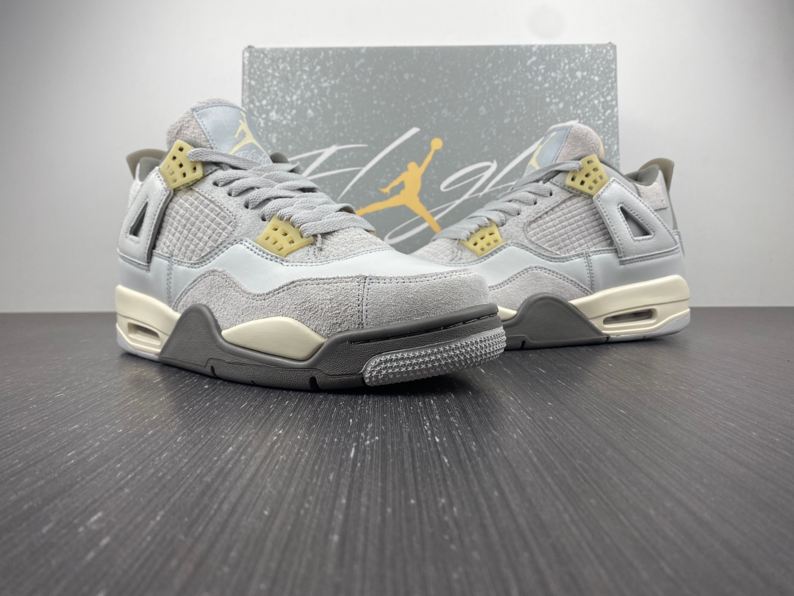Air Jordan 4 SE Craft Photon Dust