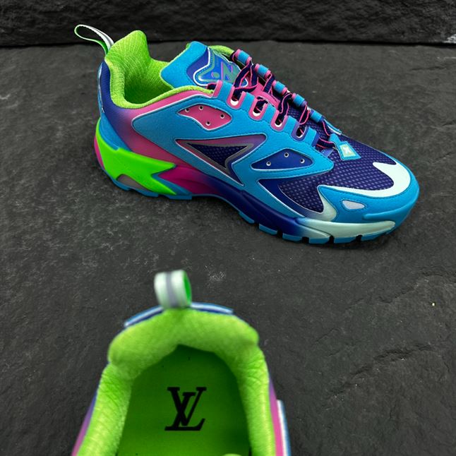 LOUIS VUITTON RUNNER TATIC BLUE – LVS170