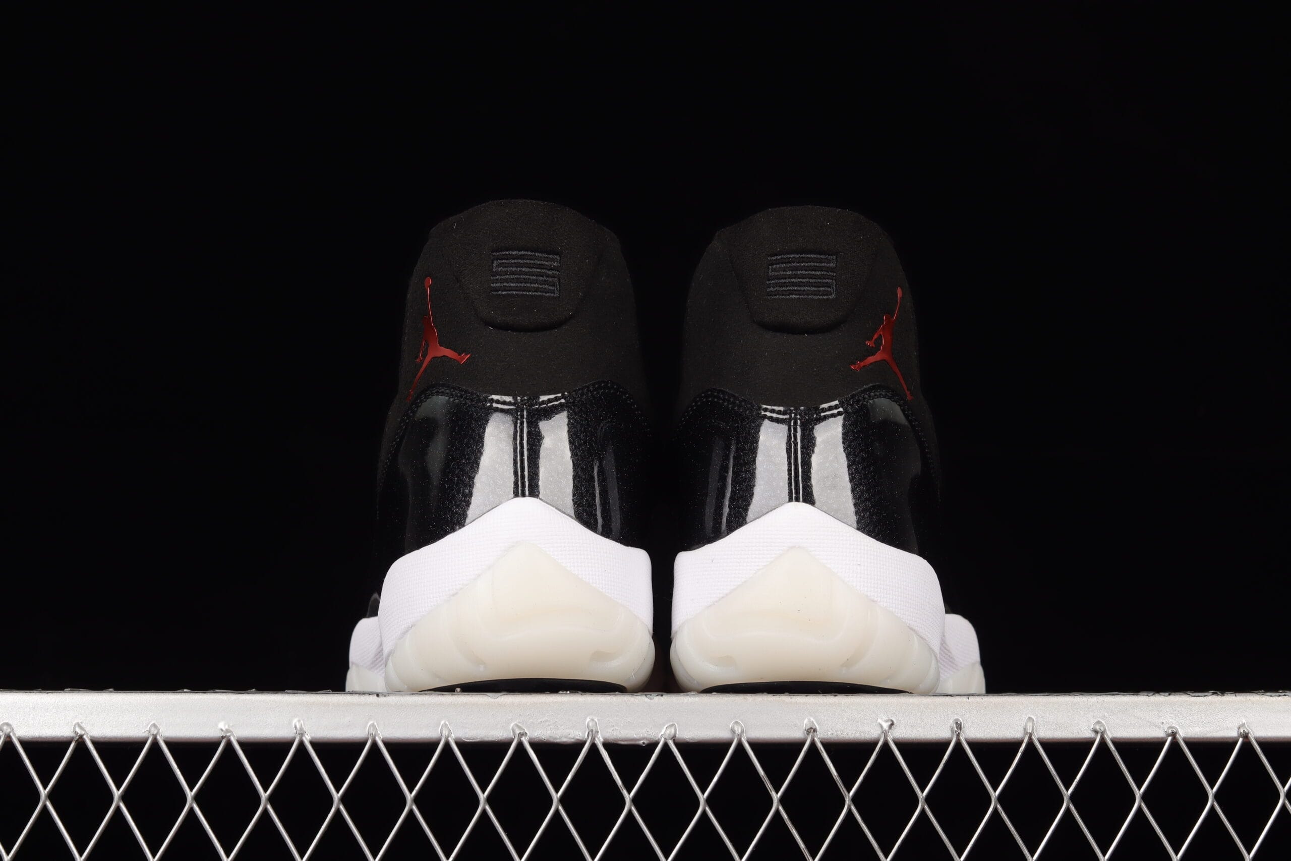 Jordan 11 Retro 72-10, Black/Gym Red-White-Anthracite