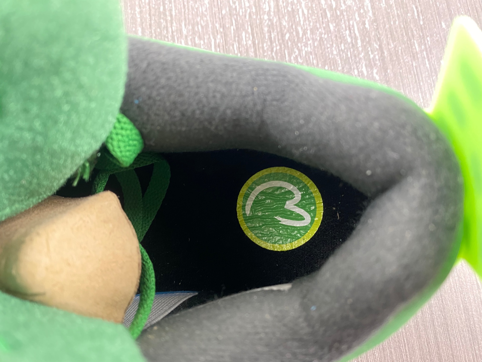 Air Jordan 4 Retro Wahlburgers