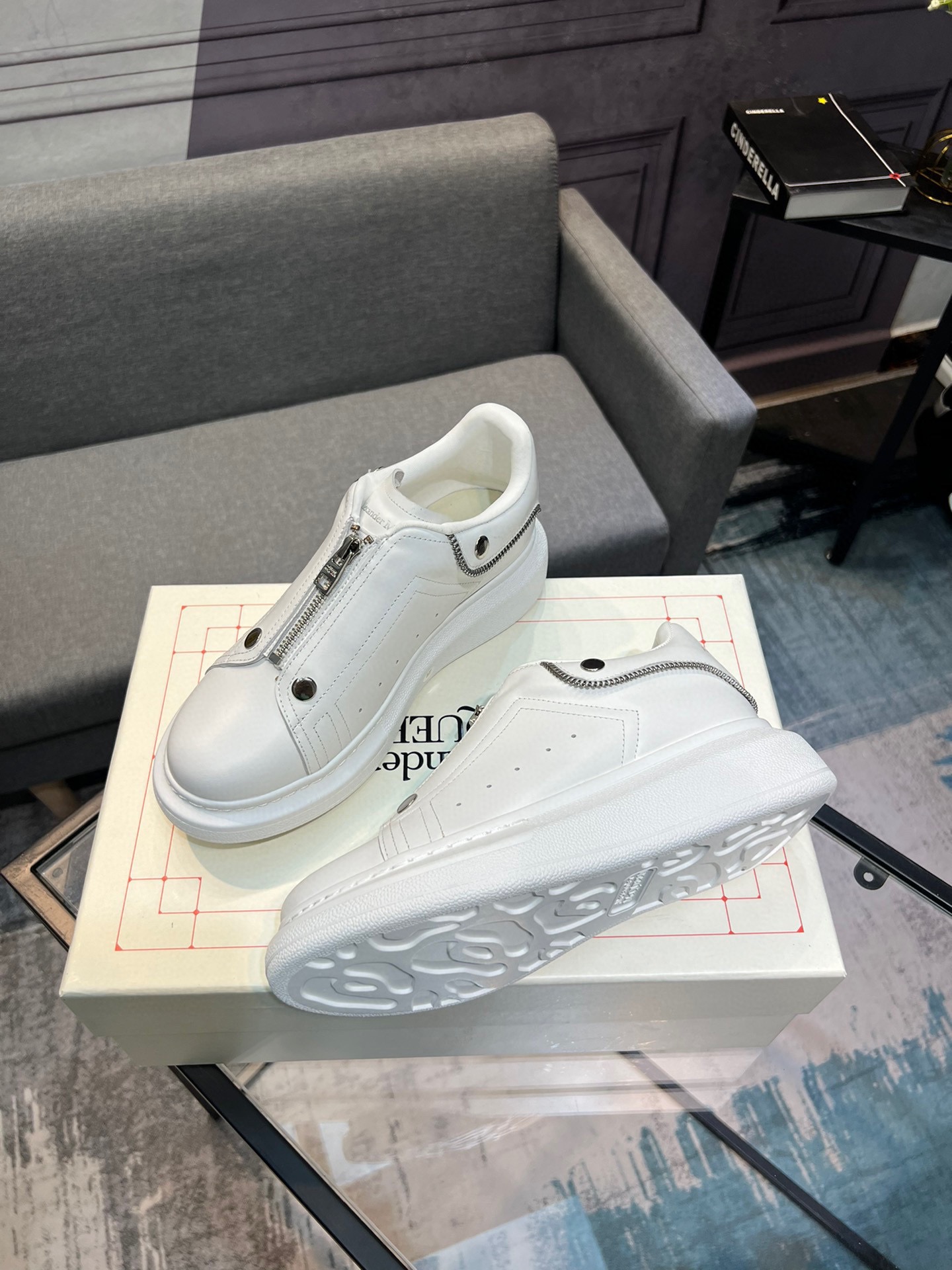 Alexander McQueen's latest wide-type sneakers