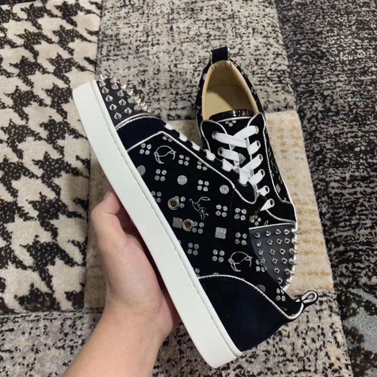 CHRISTIAN LOUBOUTIN LOW TOP SNEAKER – CLS003