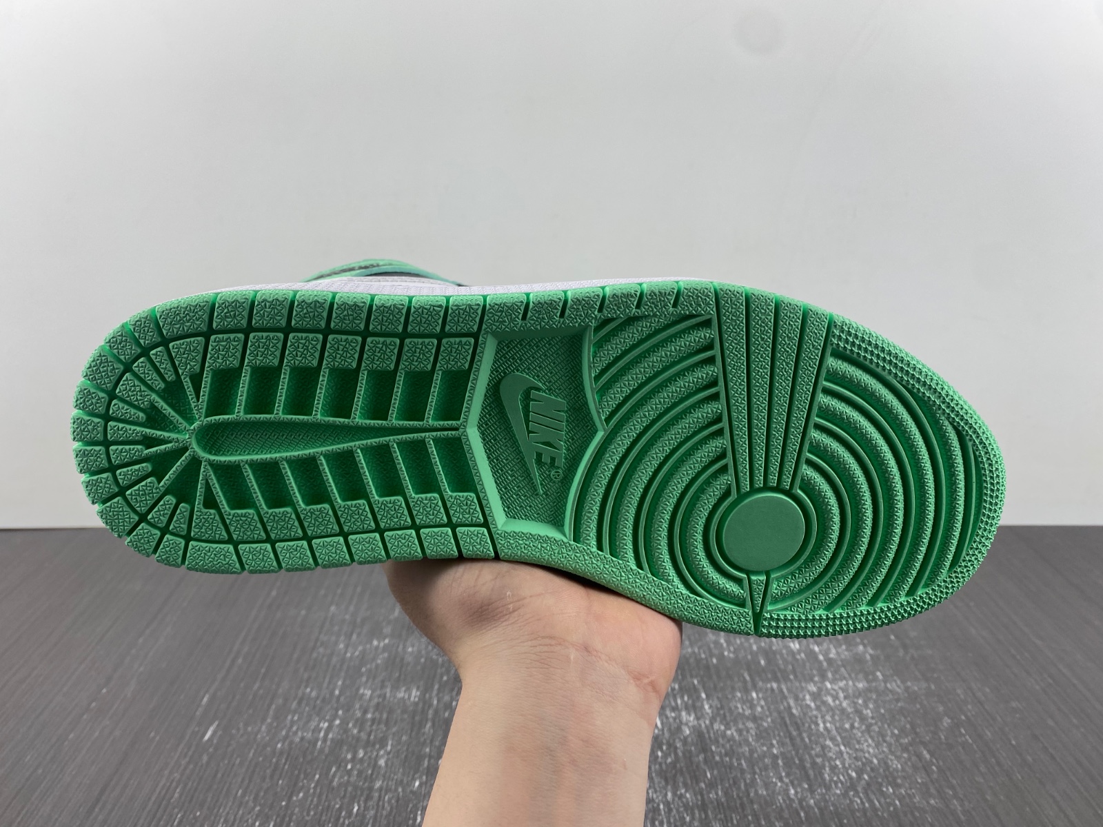 Air Jordan 1 High Green Glow