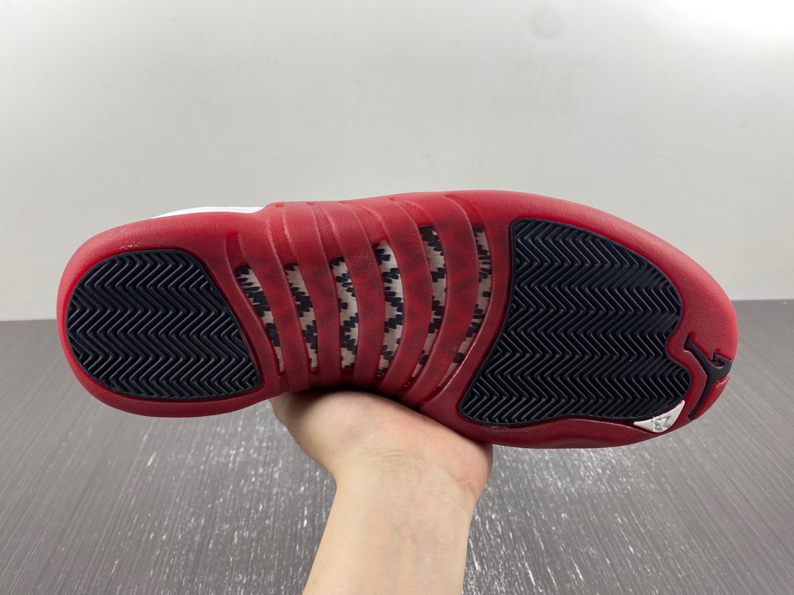 Air Jordan 12 Cherry