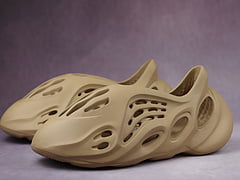 Adidas Yeezy Foam RNNR Ochre