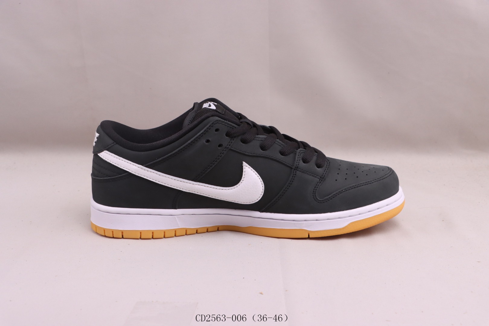 Nike SB Dunk Low Pro Black Gum