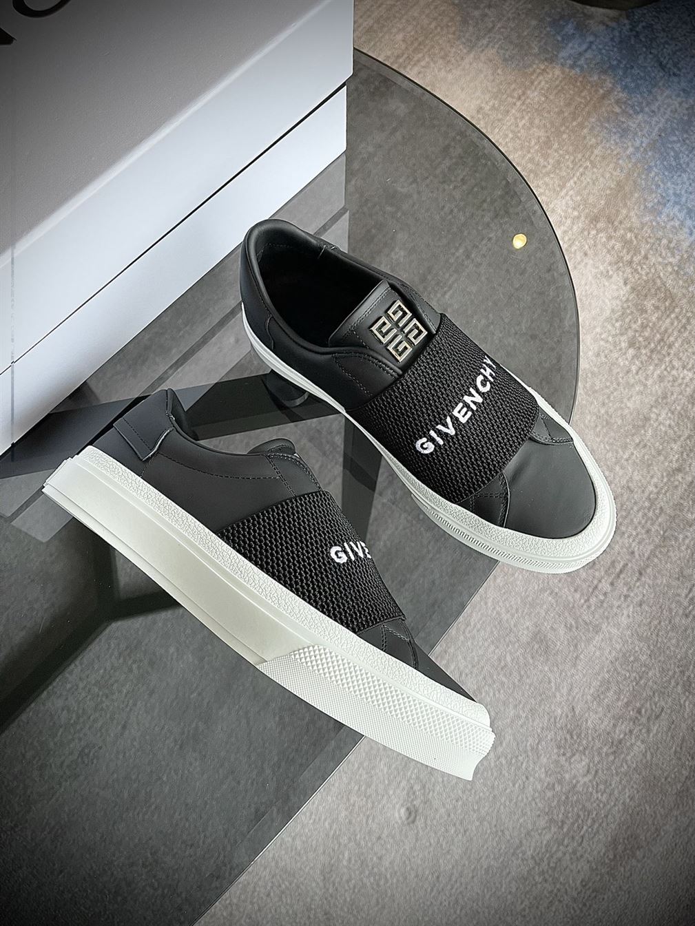 GIVENCHY SNEAKERS WITH ELASTIC BAND – GVC002