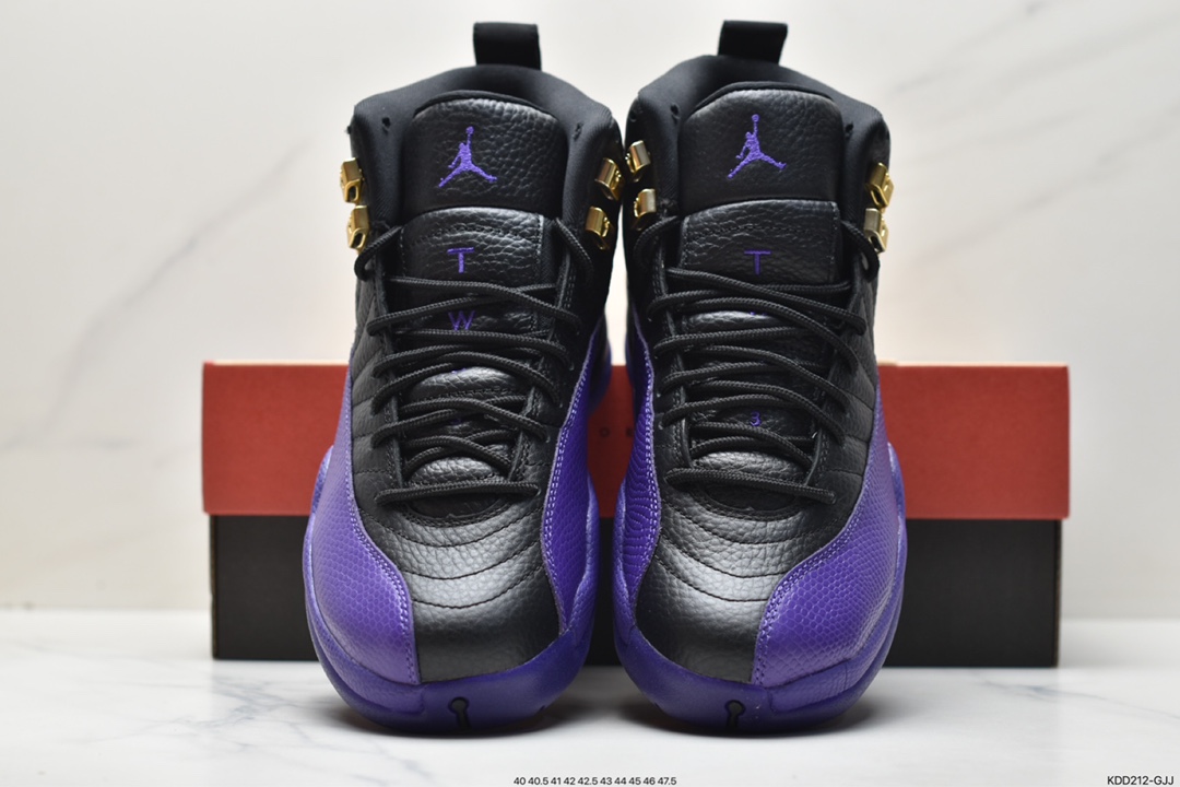 Air Jordan 12 