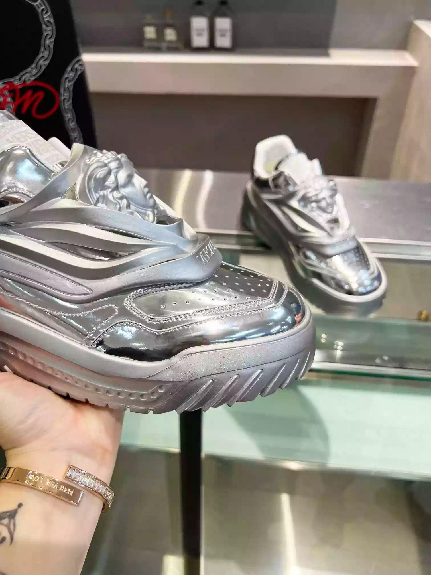 VERSACE WOMEN’S ODISSEA SNEAKERS IN SILVER LEATHER – VSS019