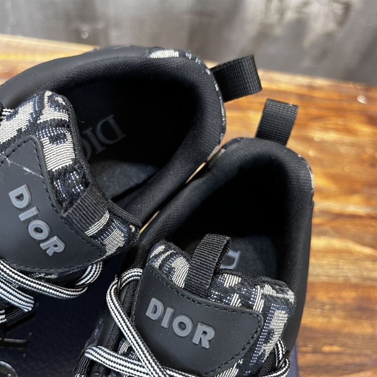 DIORIZON DERBY SHOE BEIGE AND BLACK DIOR OBLIQUE JACQUARD AND BLACK RUBBER – DO090