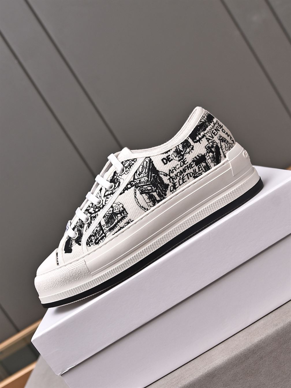 DIOR WALK’N’DIOR PLATFORM LOW-TOP SNEAKER – DO145