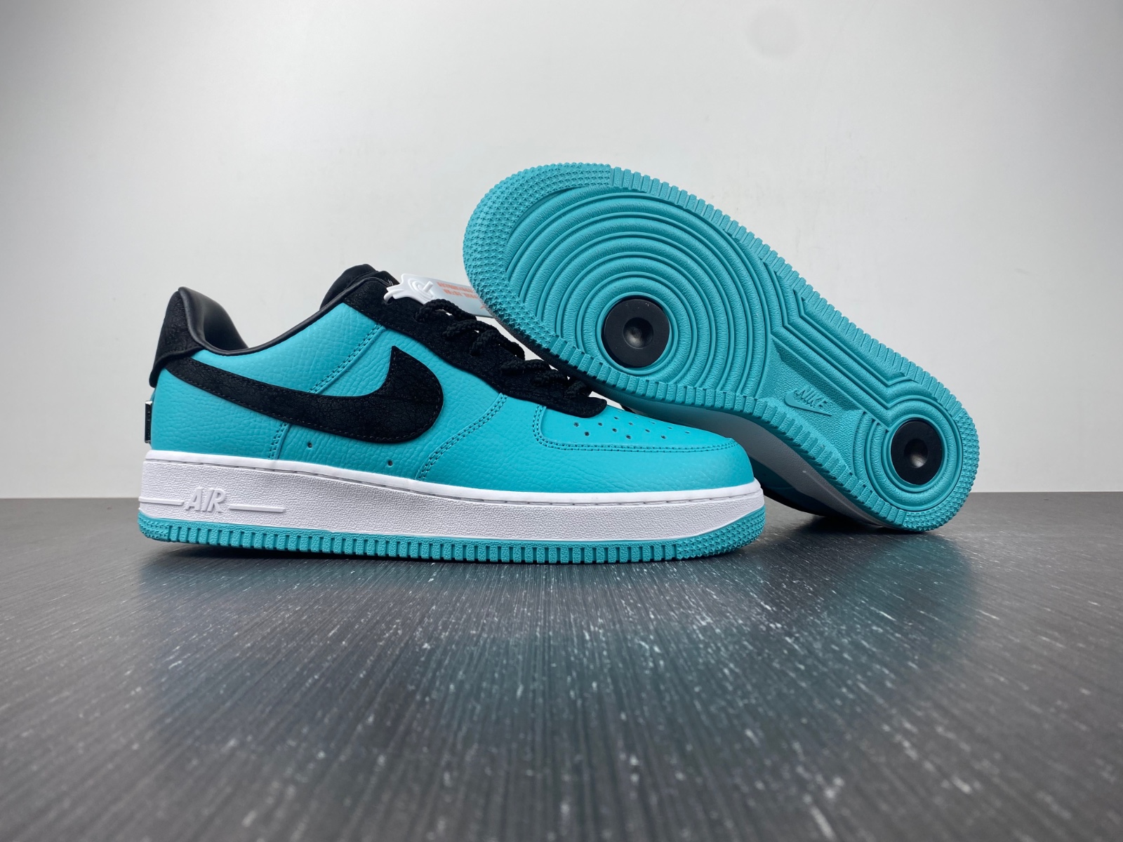 Tiffany & Co. x Nike Air Force 1 Friends and Family