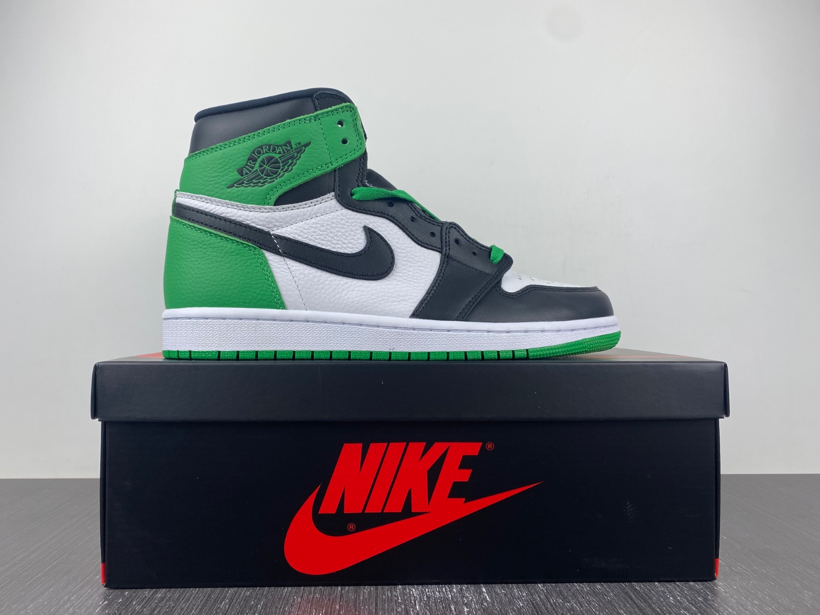 Air Jordan 1 High “Lucky Green”