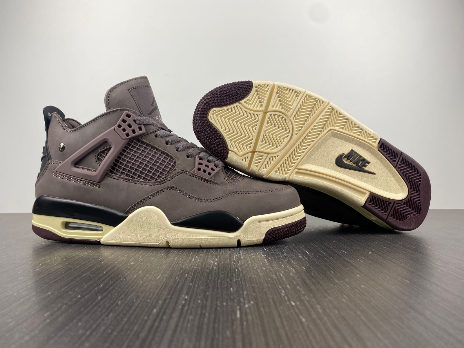 Jordan 4 Retro SP A Ma Maniére Violet Ore